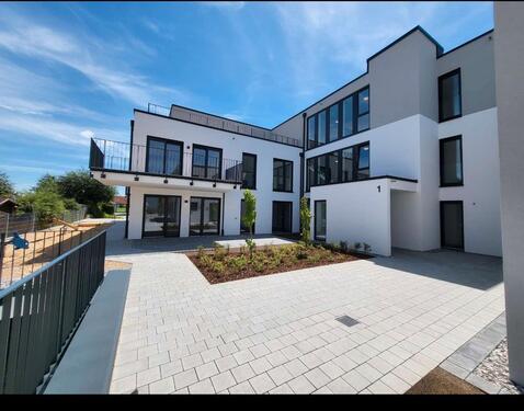 Foto - 2-Zi.-Whg. mit Balkon, EBK & Tiefgarage