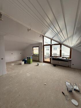 Foto - 3 Zi DG-Wohnung zu vermieten - 1.080,00 EUR Kaltmiete,