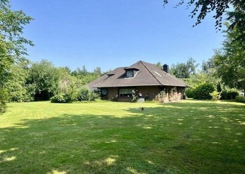 Foto - Freistehender Bungalow auf großem Grundstück zu verkaufen