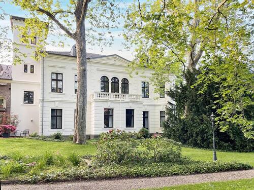 Foto - Denkmalgeschütztes Herrenhaus_Altbauwohnung direkt am Rhein