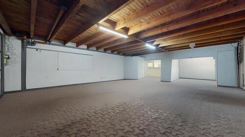 Foto - Gewerbehalle mit angrenzender Garage im Gewerbegebiet Westercelle