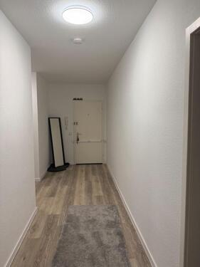 Foto - Renovierte 3ZKB Wohnung, inkl. Küche, 1. OG, Aufzug, 2 Balkone