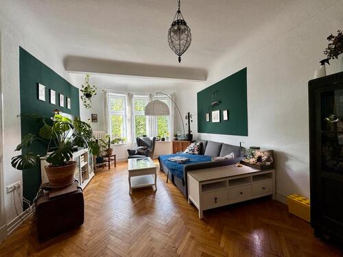 Foto - 5-Zimmer Wohnung mit zwei Balkonen UND Einbauküche