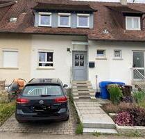 Kleines Reihenhaus im Herzen Bisingens: Perfekt für junge Paare!