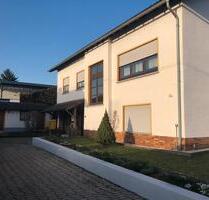 Freistehendes Zweifamilienhaus mit ausgebautem Dachgeschoss - Niederneisen