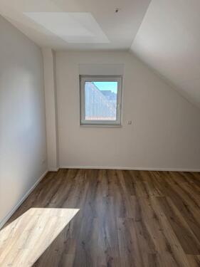 Foto - 2 Zimmer Dachgeschoßwohnung zur Miete in Ahnatal