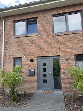 Foto - Modernes, neuwertiges und familienfreundliches Reihenmittelhaus (KfW 40) in Schinkel
