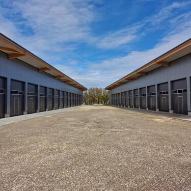 Foto - EinstellplatzGarage ca. 12 m x 4 m und min 5 m hoch!