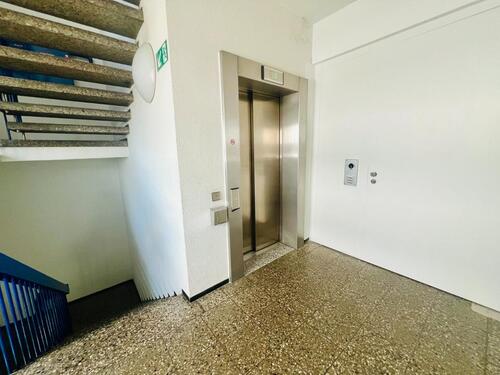 Foto - Moderne und große WG-Doppelzimmer mit Klimaanlage und Aufzug