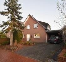 Helle Doppelhaushälfte mit Carport in ruhiger Wohnlage von Visbek