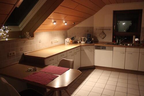 Foto - 4,5-Zi-WHG mit Balkon, EBK, Garage ab 15.11. frei