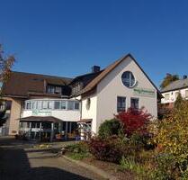 Wohn- Gewerbeobjekt m. vielfältigen Nutzungsoptionen in Traumlage - Hilders