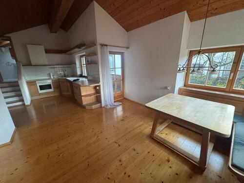 Foto - Helle 2 Zimmer Dachgeschoss Wohnung mit Balkon in 83454 Anger