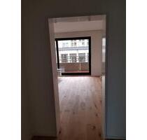 Barrierefreie und attraktive 2-Zimmer Wohnung im 4. OG mit Balkon - Duisburg