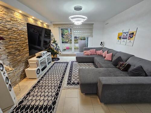 Foto - Sanierte 4-Zimmer-Parterrewohnung mit Terrasse,Garten und Garage