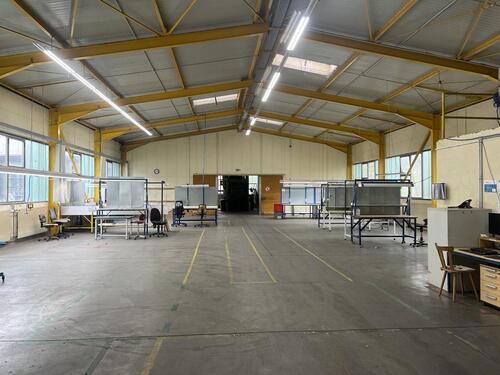 Foto - Gewerbehallen, Produktion, Lager, Logistik, Werkstatt, Büro
