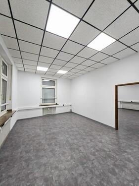 Foto - Großes Ladenlokal mit schöner Fensterfront im Brücktorviertel