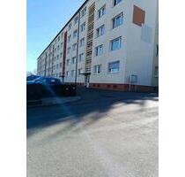 3 Zi. Wohnung 59m2 im Erdgeschoß mit Stellplatz in Lengenfeld.