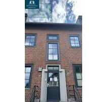 **3-Zimmer-Wohnung mit Kamin und Dachterrasse im beliebten Stadtfeld-Ost ** - Magdeburg Nordwest