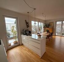 Penthousewohnung mit großem Sonnenbalkon im Kölner Süden