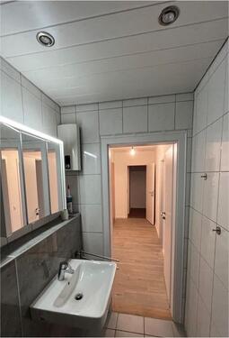 Foto - DG Wohnung renoviert, hell, freundlich & günstig