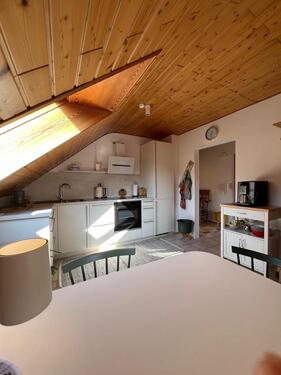 Foto - 3 Zimmer Dachgeschoßwohnung zur Miete in Höchberg