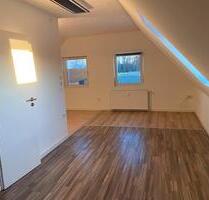 Dachgeschosswohnung - 570,00&nbsp;EUR Kaltmiete, ca.&nbsp; 45,00&nbsp;m&sup2; in Steinhagen (PLZ: 33803)