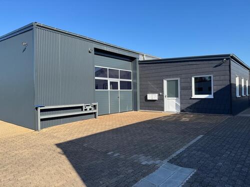 Foto - Merzig, Industriegebiet, nahe A8: Gut befahrbare Halle (ca. 470 m²) mit Außenfläche (ca. 700 m²)