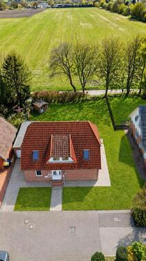 Foto - Modernes Familienhaus mit Wintergarten, großem Garten & Garage in ruhiger Lage