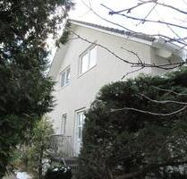 Zweigenerationenhaus mit separaten Eingängen - mit großem Garten - Berlin Spandau