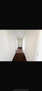 Foto - Renovierte 2 Zimmer Wohnung - 1.300,00 EUR Kaltmiete,