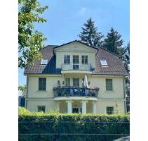 2 Etagen im Dachgeschoss | 2,5 Zimmer (+3 Zimmer Dachboden) | Wunderschönes 3-Parteien-Haus | Blick ins Grüne | Fußläufig zum Bahnhof - Panketal