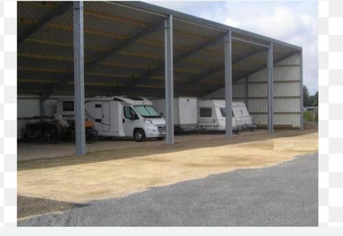 Foto - CampingWohnwagen Stellplatz Überdacht