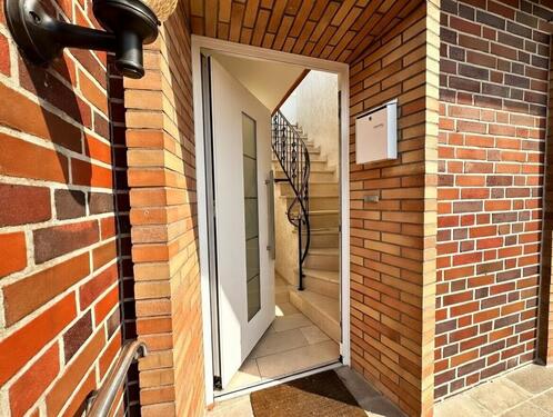 Foto - Ruhige 3-Zimmer Dachgeschosswohnung im Zweifamilienhaus mit separatem Eingang