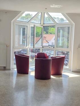 Foto - Zentrales BüroPraxis mit hellen Räumen