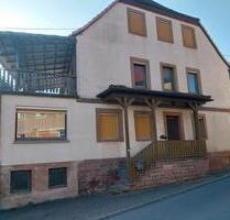 Immobilie Wohnhaus mit Garten und Gerahe - Gräfendorf