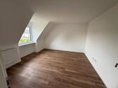 Foto - Erstbezug nach Sanierung: Moderne 2-ZKB mit Garten & Top-Anbindung (Nähe VW Baunatal)