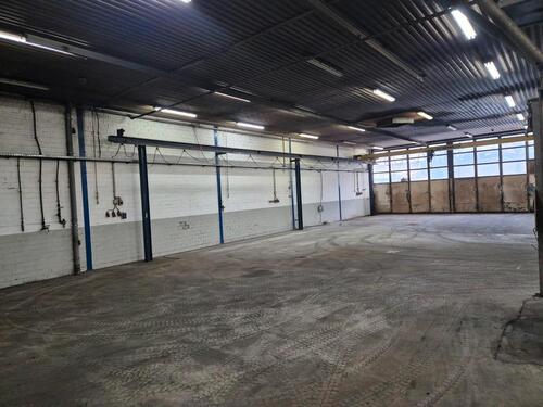 Foto - Halle mit Kran zu vermieten - ca. 1000 m² (teilbar)