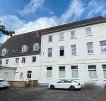Vollständig modernisiertes Büroensemble im EG! 5 Räume mit insgesamt 125 qm! Zentral in Schleswig!
