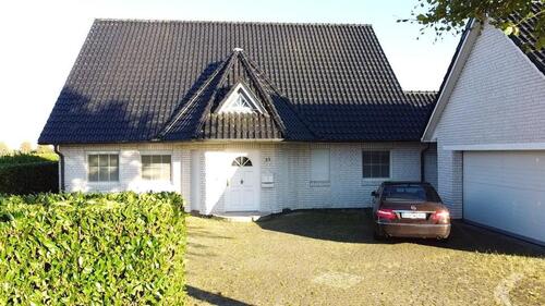 Foto - Familienfreundliches Haus mit 240 m² Wohnfläche+ Einliegerwohnung