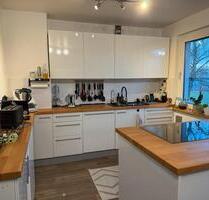 Gepflegte 3-Zimmer-Wohnung mit 2 Balkonen, Wintergarten & Garage - Dortmund Hörde