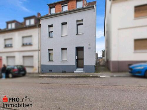Foto - Zweifamilienhaus in zentraler Lage von Saarbrücken-Burbach