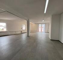 Gewerbefläche mit Lastenaufzug, Laderampe & Stellplätzen - Nürnberg Gibitzenhof