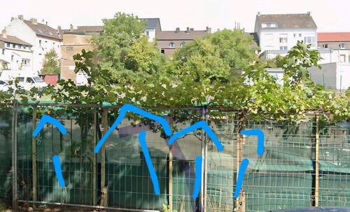 Foto - Zusehen ist die parkfläche für 4 fahrzeuge