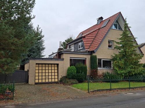 Foto - Einfamilienhaus, 2 Garagen, Keller, Solar Gartenhaus, Garten