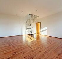 Renovierte 4-Raum Maisonette-Wohnung mit Einbauküche & 2 Balkonen - Forst (Lausitz)