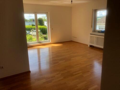 Foto - Biete sehr helle 3ZKB Gäste WC Wohnung ca. 100qm in Saarbrücken