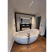 Atemberaubendes Penthouse mit 360°-Panoramablick, weitläufigem Wohnambiente + drei exclusive Bäder! * - Dresden Altstadt