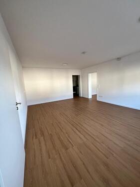 Foto - Große & helle 2-Zimmer-Wohnung im EG - kernsaniert - warm 1.100€