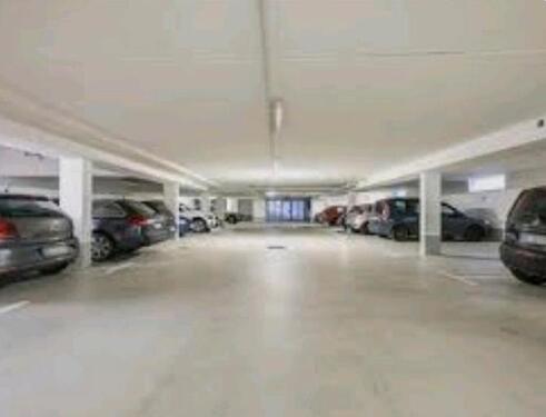 Foto - TIEFGARAGE -PARKPLATZ ZU VERMIETEN